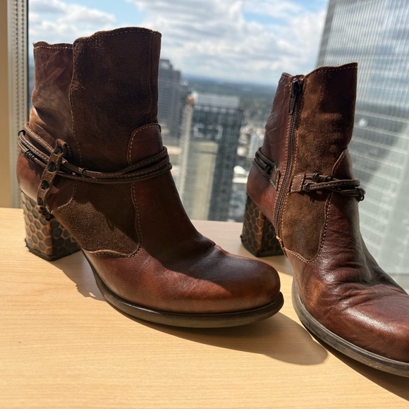 Karma of Charme 39 (8.5) copper heel very very very good condition made in 🇮🇹 - Picture 2 of 15